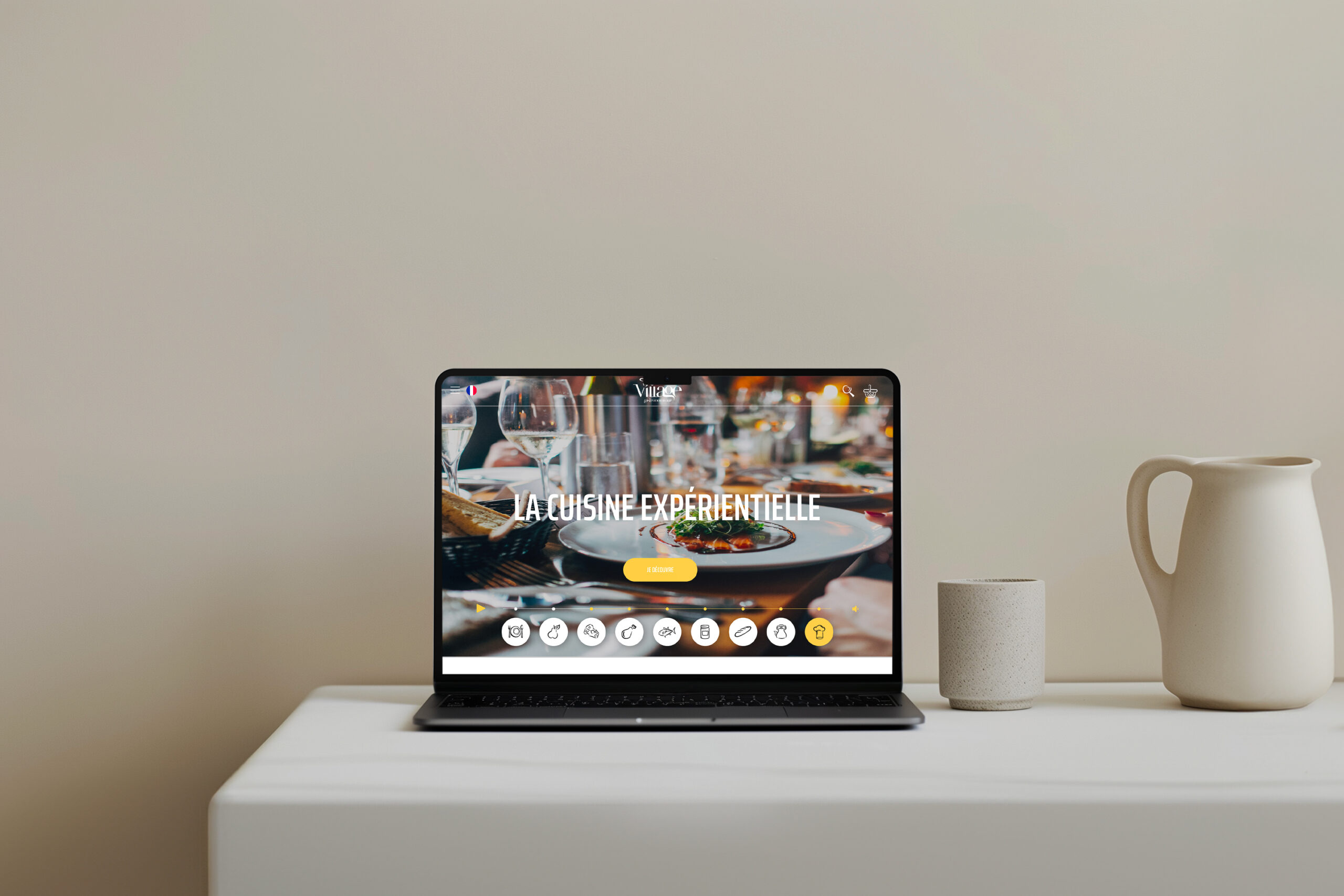 Design-sur-mesure-d'un-site-e-commerce-pour-Le-village-gastronomique--L'AGENCE-Design-Studio---visuel-home-page-mockup